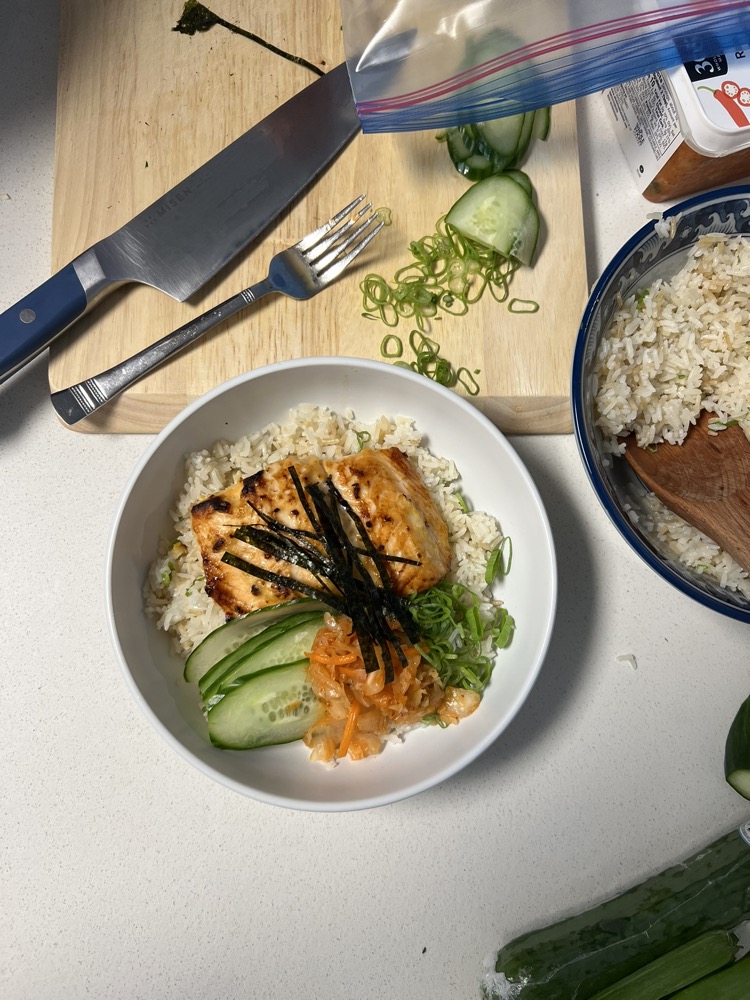 Salmon rice bowl